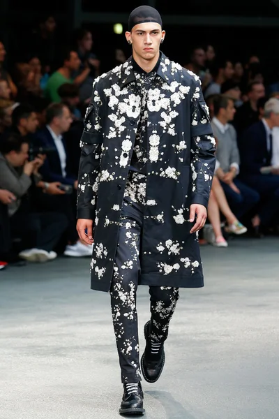 Look 60